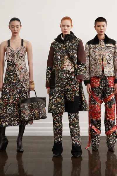 Look 30